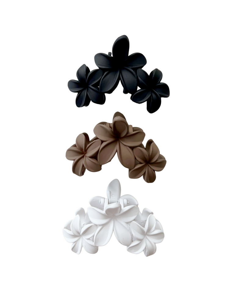 
            
                Load image into Gallery viewer, Frangipani Hair clip
            
        