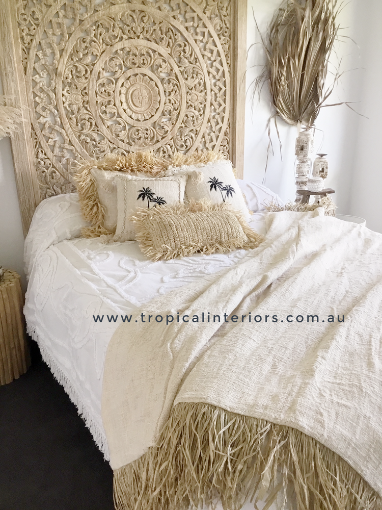 
            
                Load image into Gallery viewer, Raffia Fringe Throw Rug - Tropical Interiors
            
        
