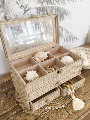 
            
                Load image into Gallery viewer, Rattan Weave Jewellery Box
            
        