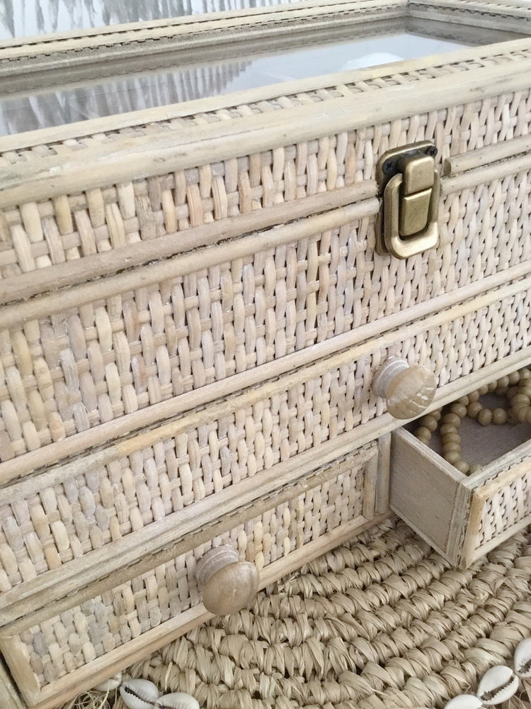 
            
                Load image into Gallery viewer, Rattan Weave Jewellery Box
            
        